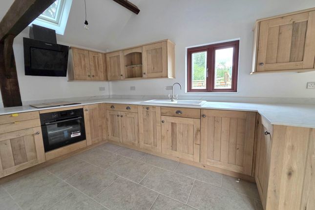 5, The Rye, Eaton Bray photo 2