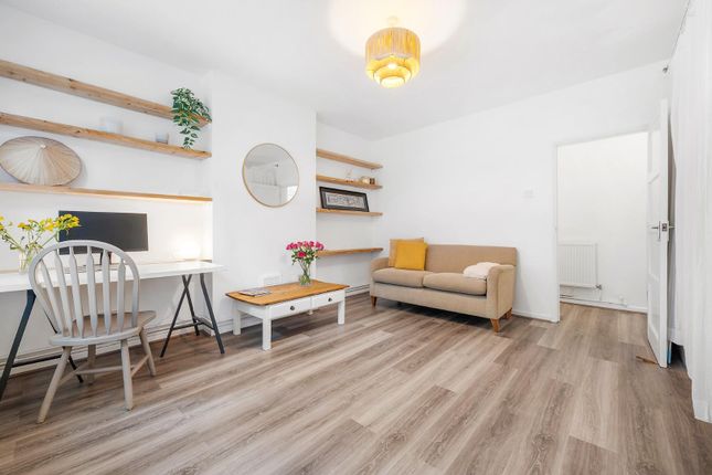3, George Beare Lodge, Worsopp Drive, London photo 4