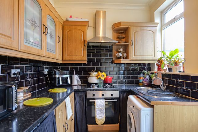14, Gillann Street, Knottingley photo 5