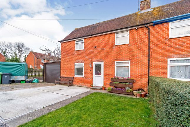 Thumbnail Semi-detached house for sale in Kings Avenue, Winchester