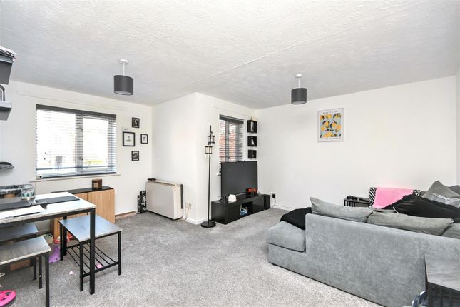 3, Pebble House, 43 Broad Oak Close, Eastbourne photo 2