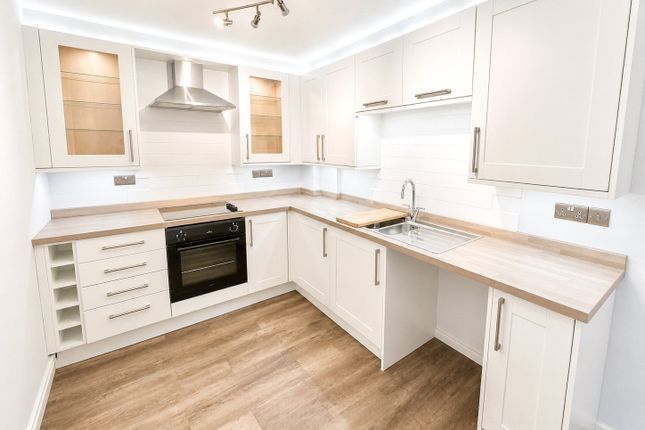 3 Victoria Mews, Victoria Road, Somerset photo 3