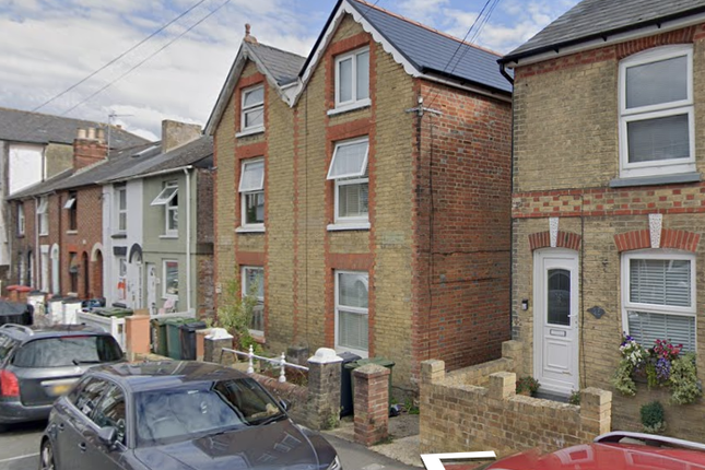 4-bed house on 23, Cowes, £1,500/mo