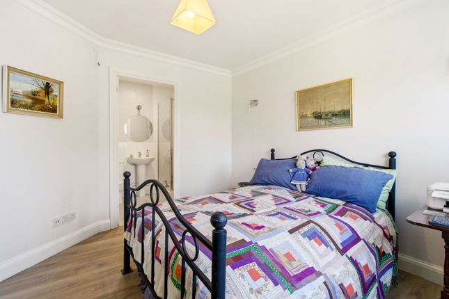 8, Broadwood Park, Malvern photo 5