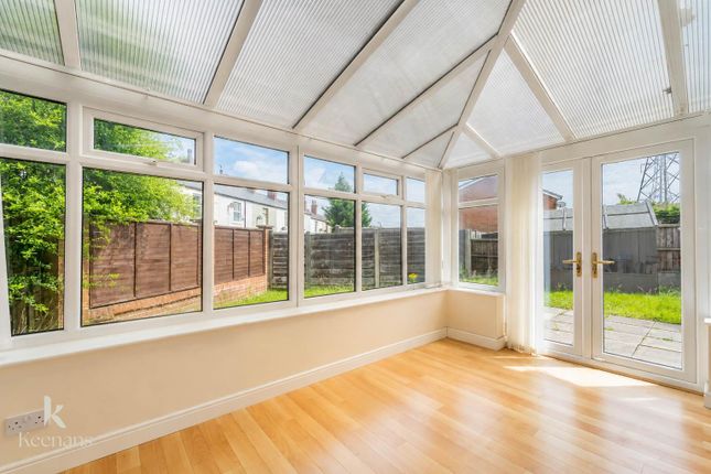 17, Porritt Close, Bamford, Rochdale photo 4