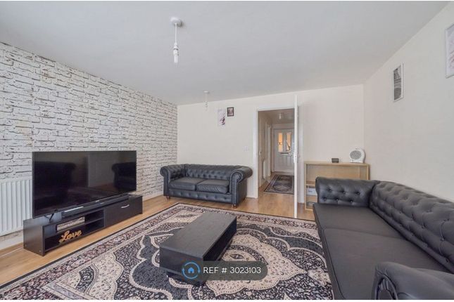 Albacore Way, Hayes photo 2