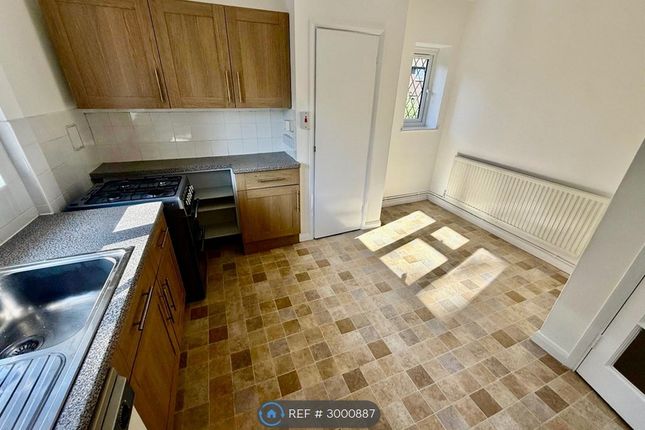Burchell Court, Catsey Lane, Bushey photo 4