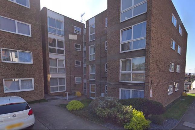 Studio flat on Flat 29 Cromarty Court,, 126-128 Widmore Road, Bromley, £1,200/mo