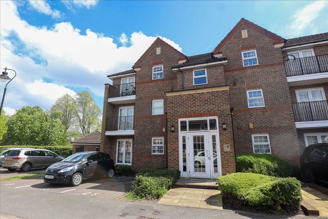 Flat for sale in Beckett Road, Coulsdon