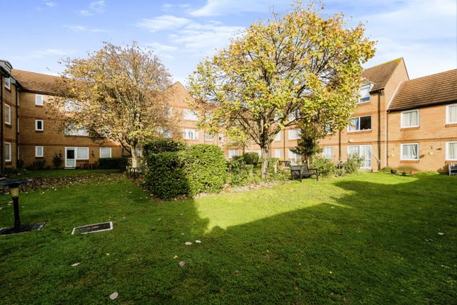 Property for sale in 128 Beehive Lane, Ilford
