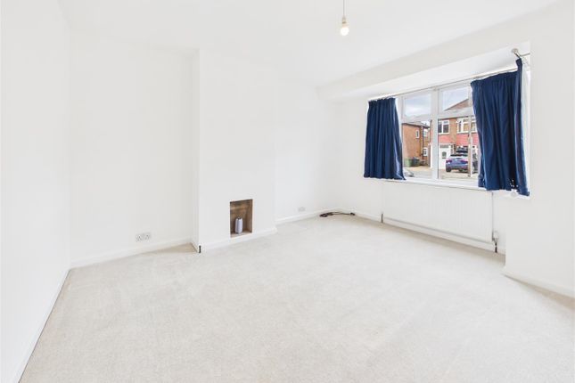 11, Braycourt Avenue, Walton-On-Thames photo 2