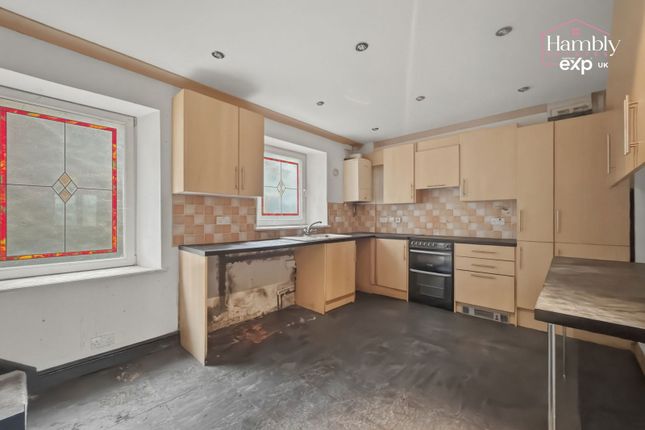 8, High Street, Abertillery photo 4