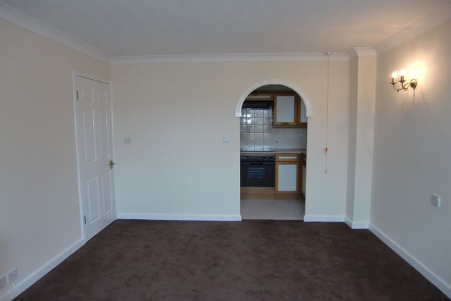 46, Swn-Y-Mor, Conway Road, Colwyn Bay photo 3