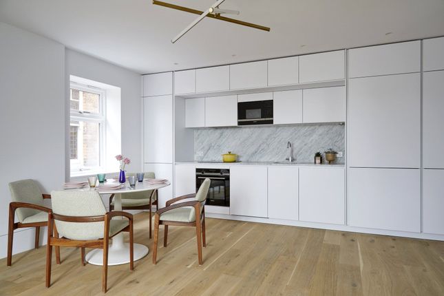 Flat 3, 21, Maresfield Gardens, London photo 2