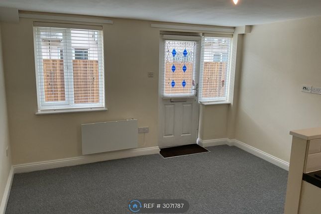 Flat, Acorn Lodge Lye Lane, St Albans photo 2