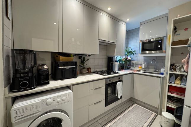 F3, 26, Rita Road, Vauxhall photo 2
