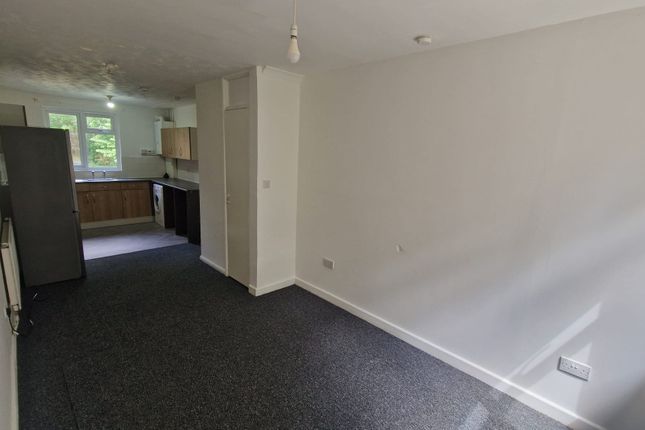 3, Padarn Close, Sedgley photo 5