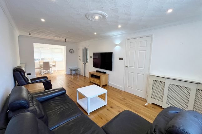 1, Winchendon Close, Leicester photo 2