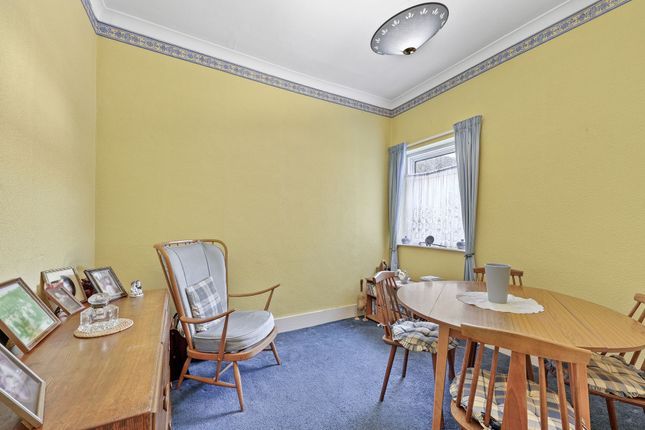 64 Hunter Road, Ilford photo 4