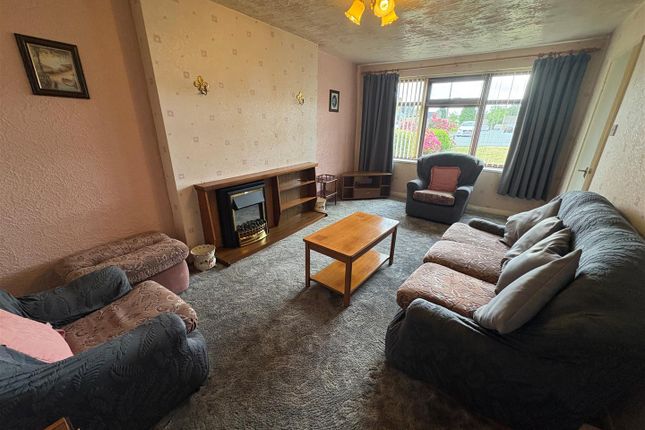 56, Frensham Drive, Bradford photo 2