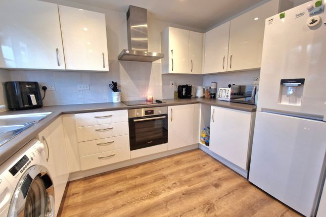 19, Harris Way, Warwickshire photo 3