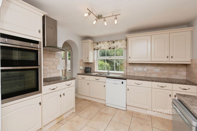 14, Constable Way, Sandhurst photo 2