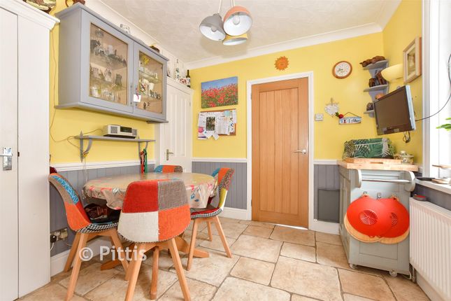 2-bed bungalow on 4, Denness Road, Sandown, £290,000