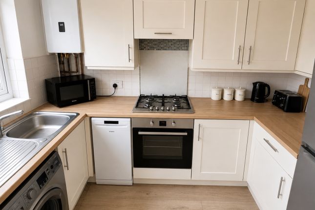 4, Farmbrook, Luton photo 3