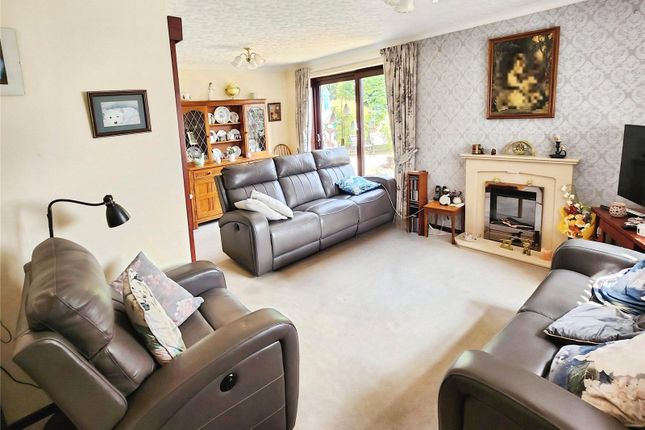 11, Freeman Close, Warwickshire photo 2