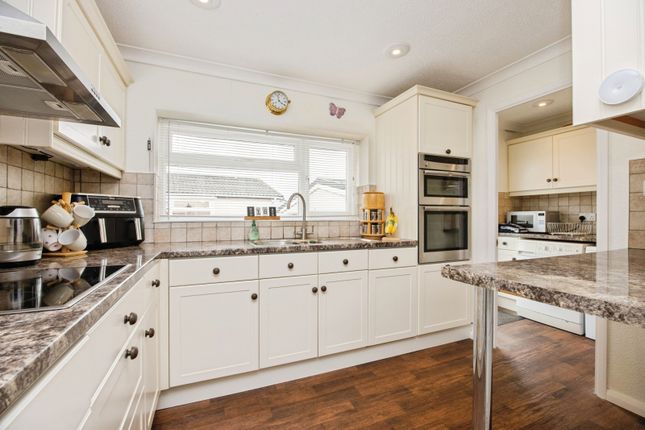 7, Gribbin Way, Par photo 2