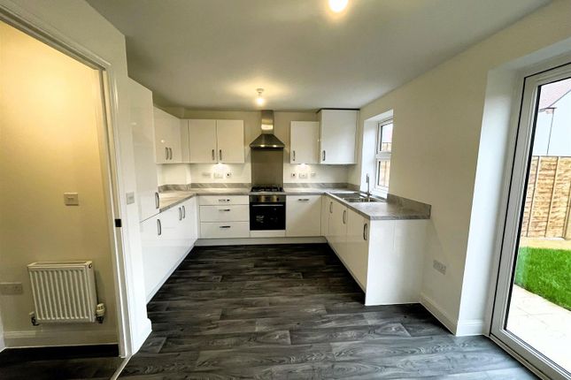 82, Manor Road, Newent photo 2