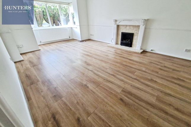 8, Vale Reach, Bridgend photo 2