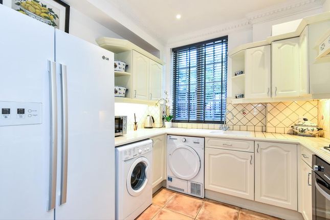 Terraced house to rent in Frognal, Hampstead