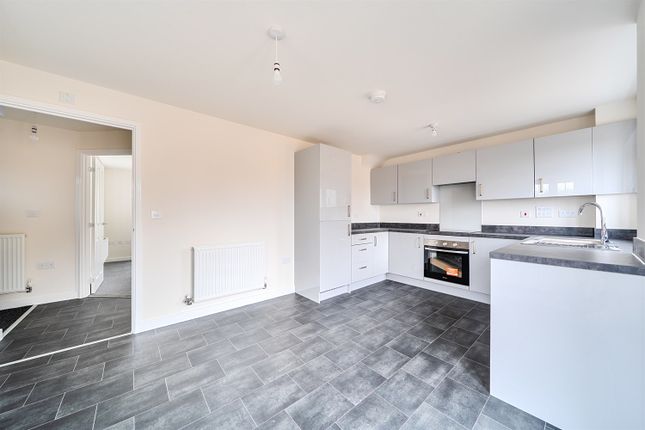 32, Sylvester Crescent, Costhorpe, Worksop photo 2