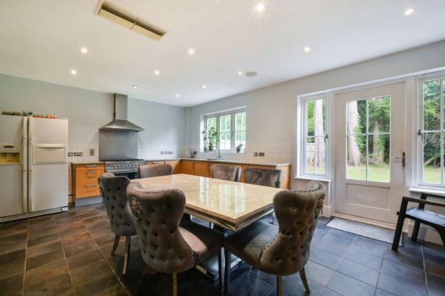 Watergate The Warren, Tadworth photo 2
