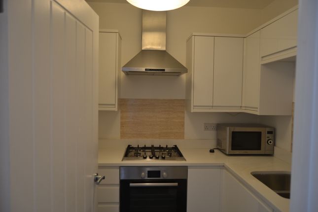 19 Liphook Close, Hornchurch photo 5