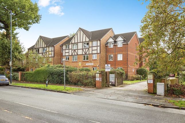Flat for sale in Padfield Court, Wembley