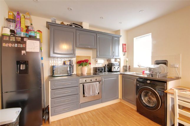 17, Rossmore Close, Enfield photo 3