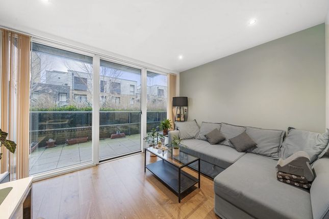 Flat for sale in Tizzard Grove, London