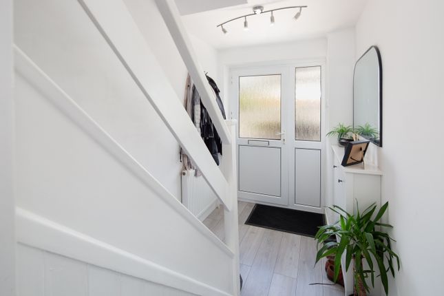 31, Barry Avenue, Bicester photo 3