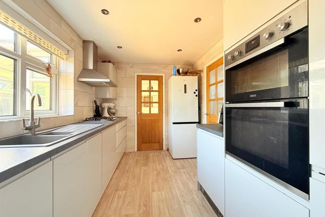 14, Broomfield Court, Sheffield photo 2