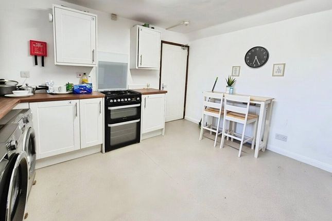 8, Church Street, Somerset photo 3