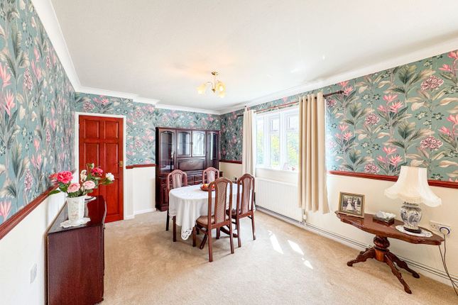 17, Stony Lane, Holmfirth photo 3