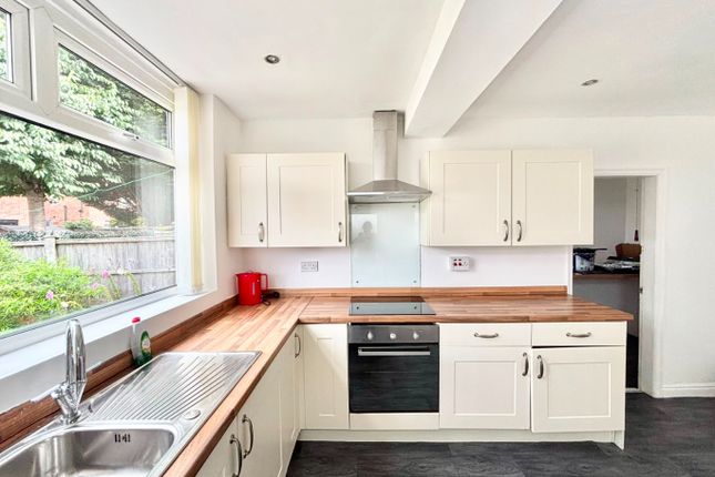 9, Alder Drive, Salford photo 5