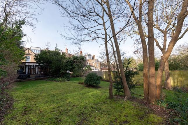 Flat for sale in Eversley Park Road, London
