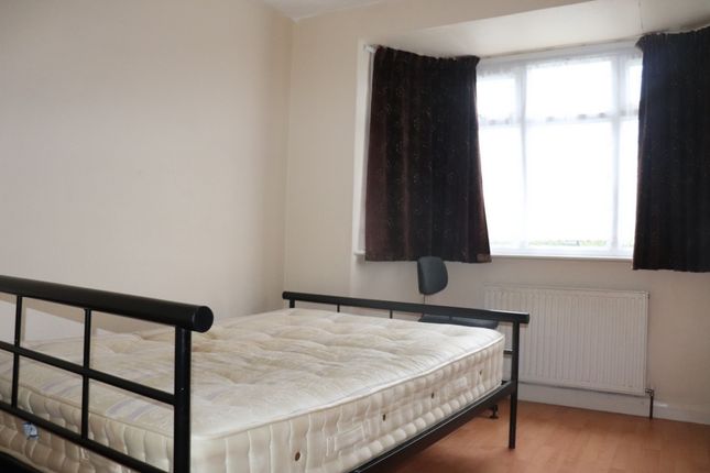 38, Carr Road, London photo 4