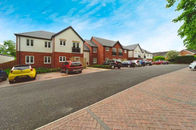 Flat for sale in Hooton Road, Willaston, Cheshire