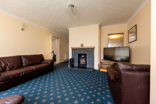 32 Mountain Way, Treharris photo 4
