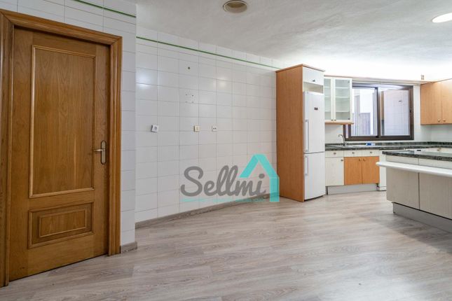 Apartment for sale in Calle Marqués De Teverga 33005, Oviedo, Asturias
