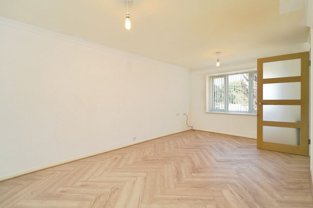 Flat 308 Grosvenor Court, 58, The Green, West Midlands photo 2